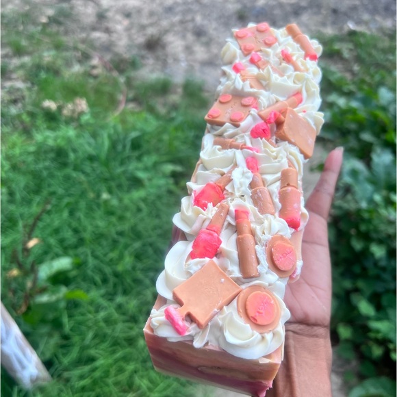 🛍️SALE🛍️ Pink Lady - Handmade Soap - Picture 5 of 6